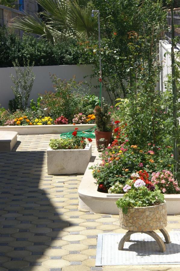 Apartments By The Sea Supetar, Brac - 4274 Екстериор снимка