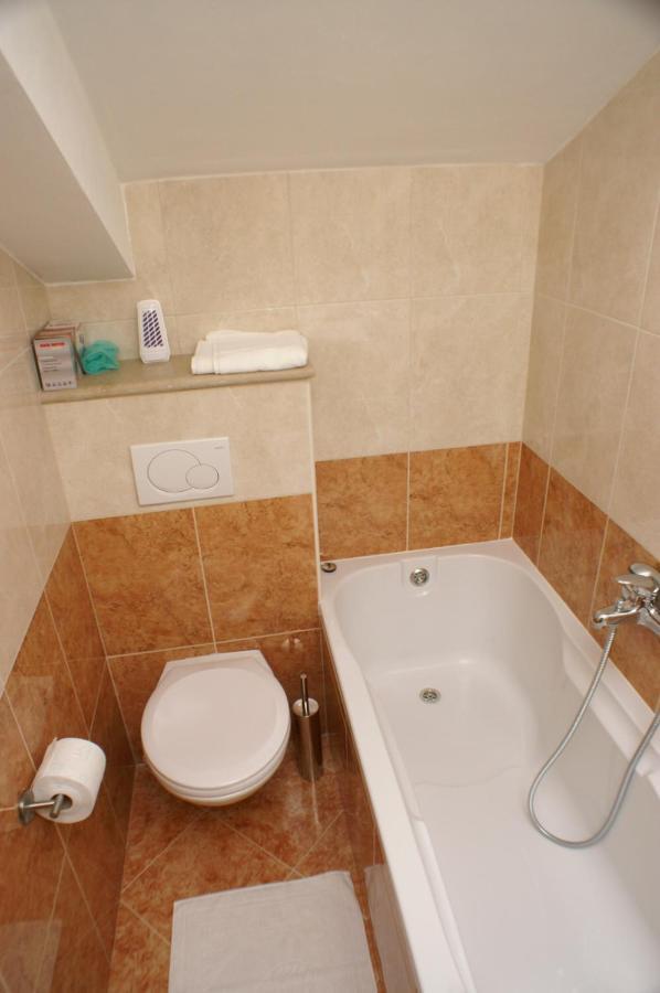 Apartments By The Sea Supetar, Brac - 4274 Екстериор снимка