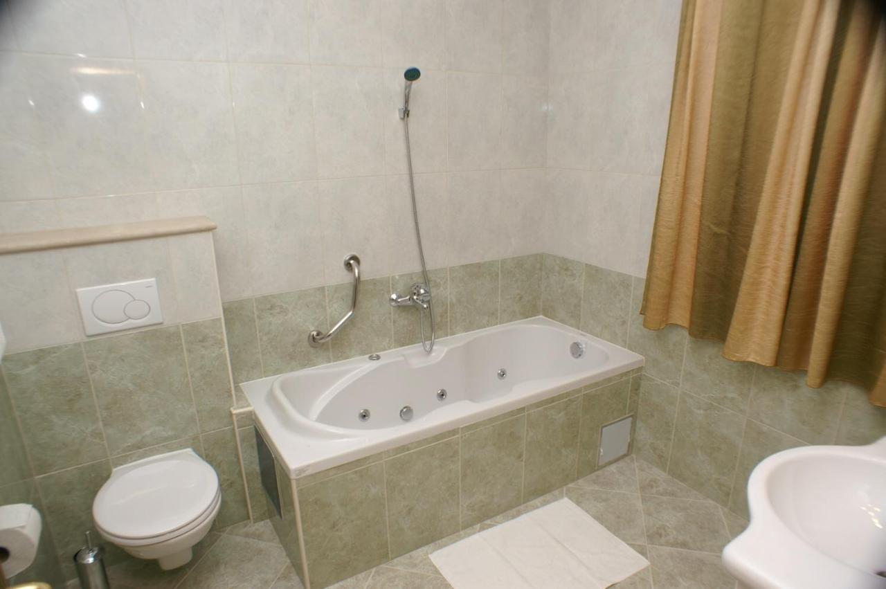Apartments By The Sea Supetar, Brac - 4274 Екстериор снимка
