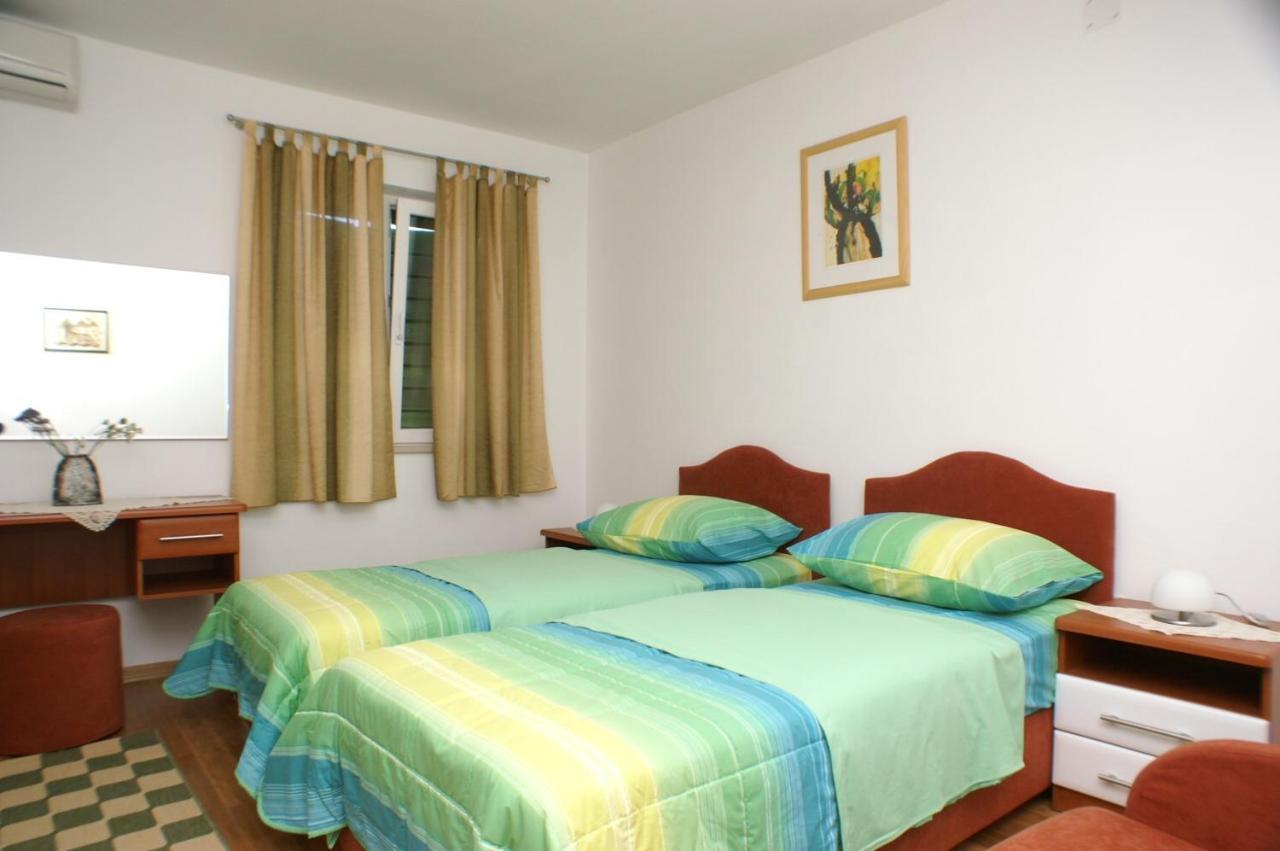 Apartments By The Sea Supetar, Brac - 4274 Екстериор снимка